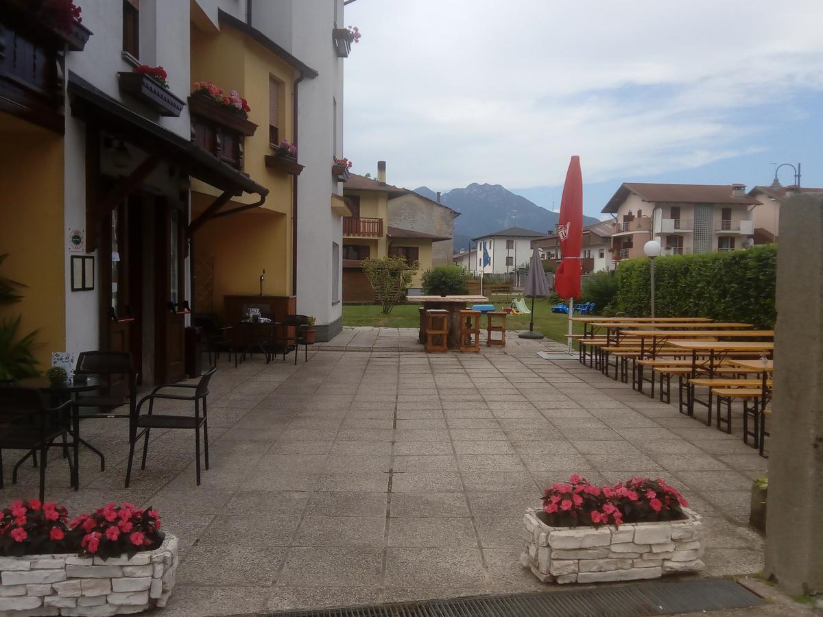 Albergo Alla Pineta Villa Santina Kültér fotó