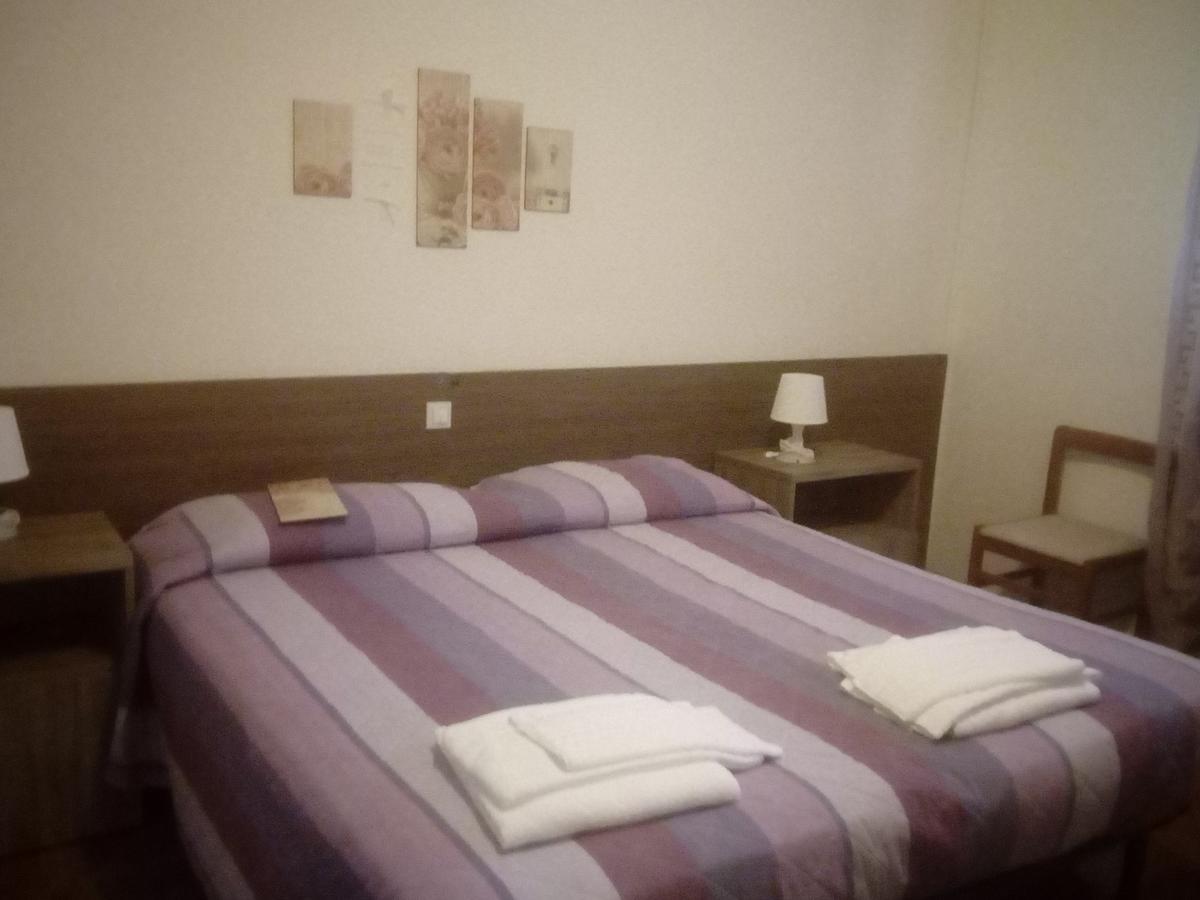 Albergo Alla Pineta Villa Santina Kültér fotó
